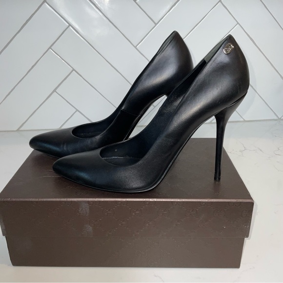 GUCCI Black Leather Logo Pointed toe Heels - Picture 6 of 10